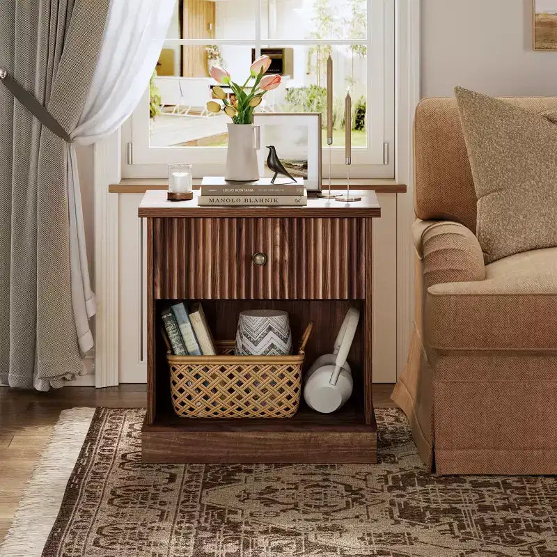 Fluted Nightstand with Drawer, Mid Century Modern Bedside Table, Wood Accent End Table for Bedroom, Living Room Side Table for Small Spaces, Brown