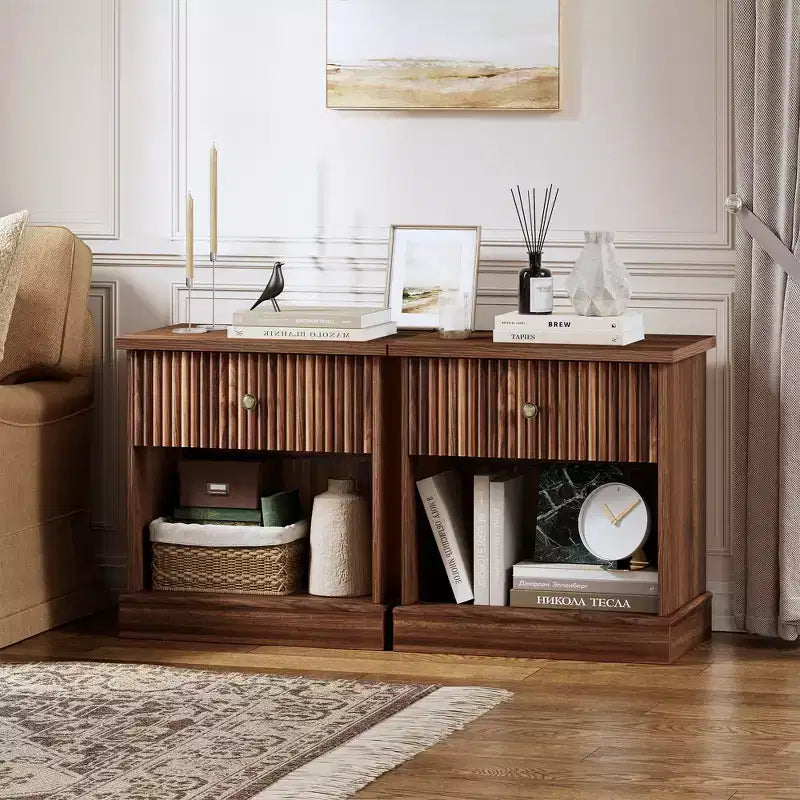 Fluted Nightstand with Drawer, Mid Century Modern Bedside Table, Wood Accent End Table for Bedroom, Living Room Side Table for Small Spaces, Brown